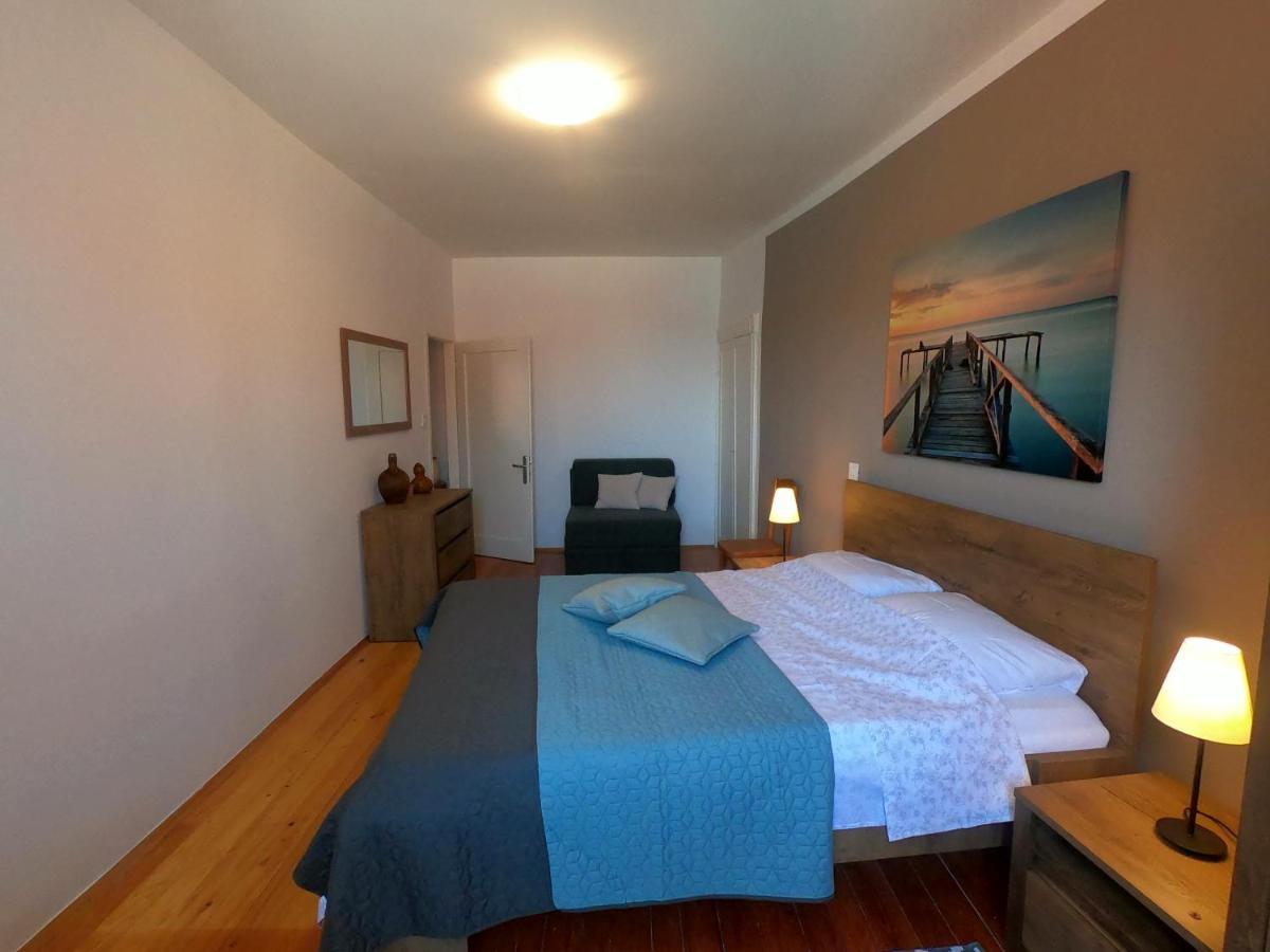 Apartment Dinka Baška Esterno foto