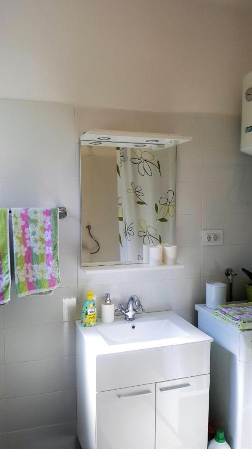 Apartment Dinka Baška Esterno foto
