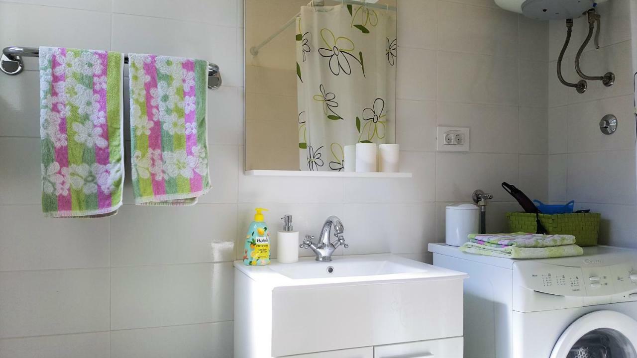 Apartment Dinka Baška Esterno foto